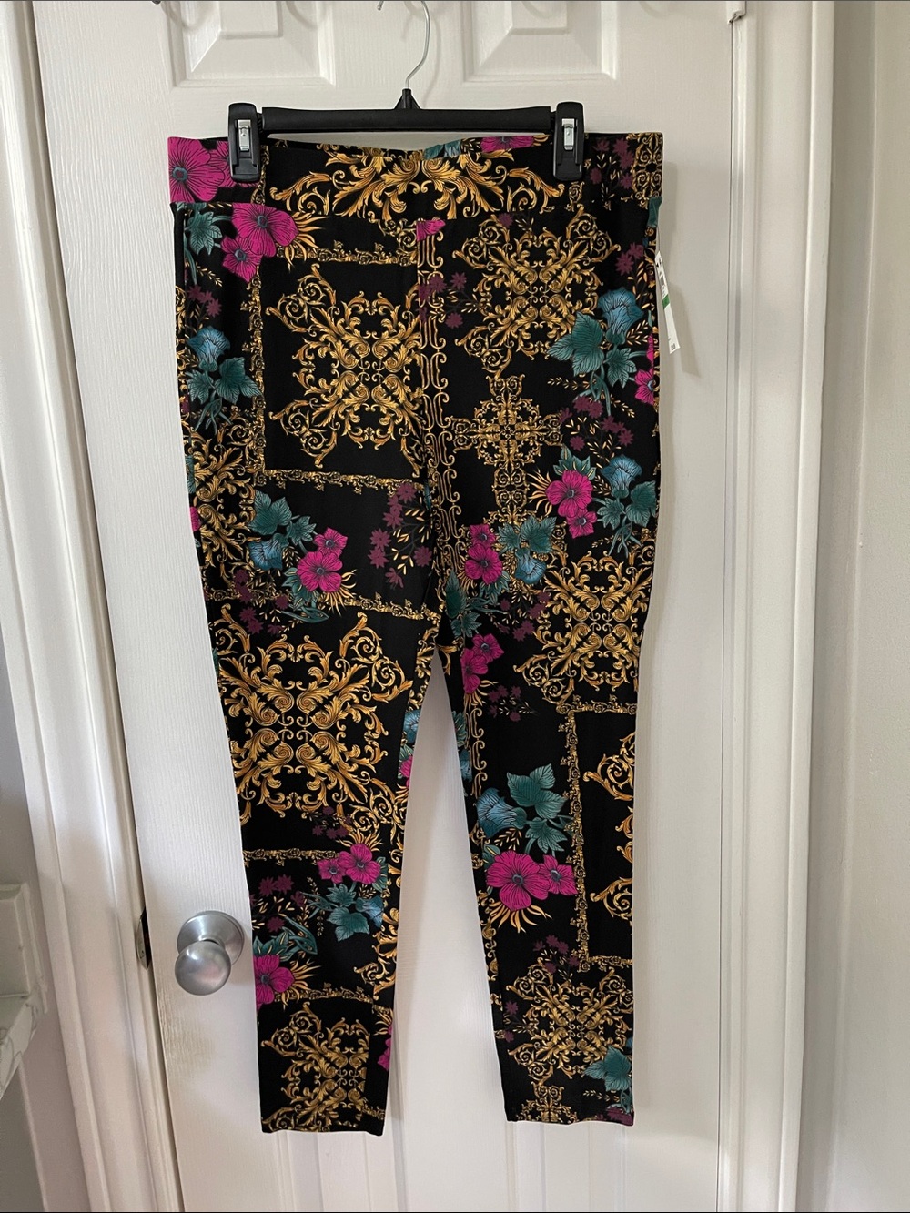Thalia Sodi Black Leggings with Teal, Magenta & Gold Floral Print